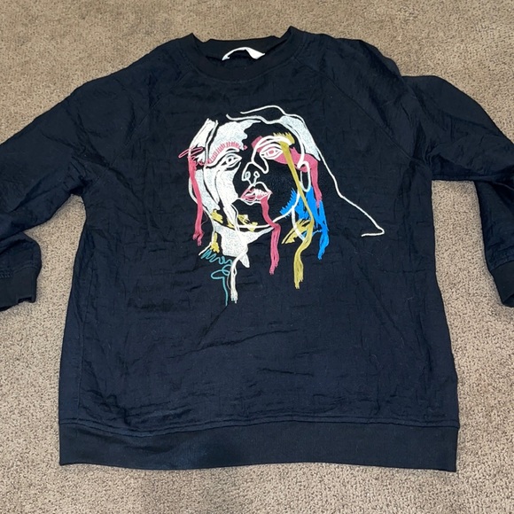 Zara Tops - Zara Sweatshirt with Raised Face small yarn design oversized